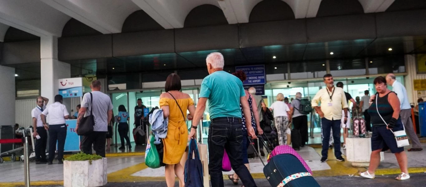 Τουρισμός στην Ελλάδα: Πόσοι τουρίστες έχουν έρθει στη χώρα μας - Πόσα τεστ γίνονται ημερησίως